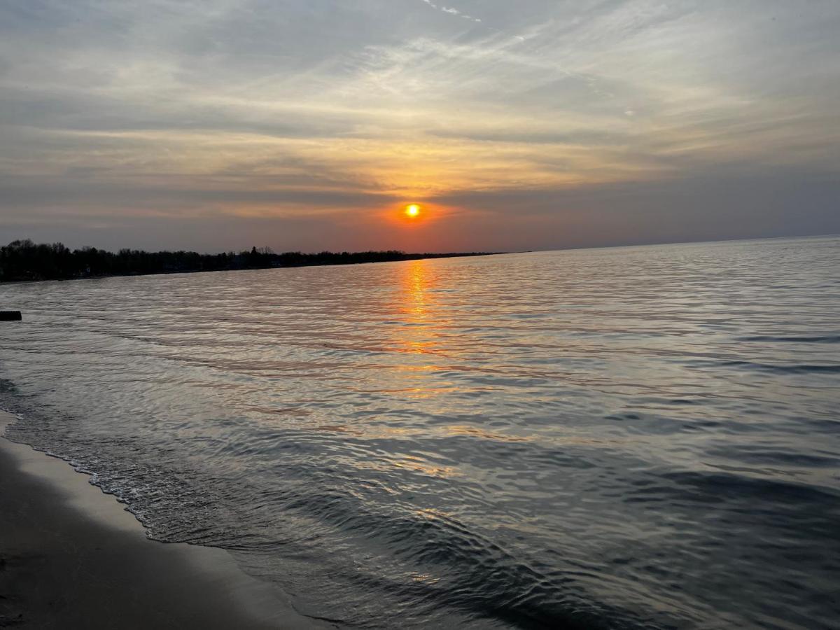 Wasaga Motel Inn Wasaga Beach Bagian luar foto