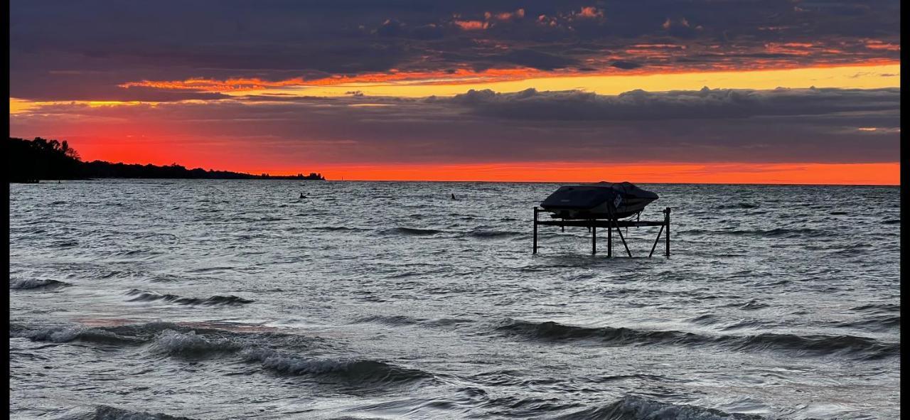 Wasaga Motel Inn Wasaga Beach Bagian luar foto